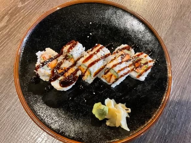 Salmon Roll.